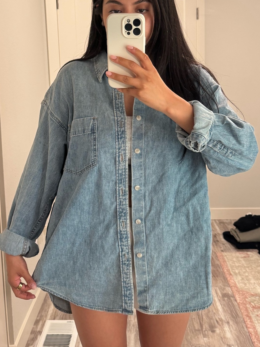 Aritzia Light Blue Denim Button-Down Shirt SZ M - Picture 5 of 5